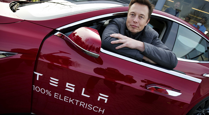 Tesla yönetimi Elon Musk’ı şirkette tutmak için ne teklif etti?