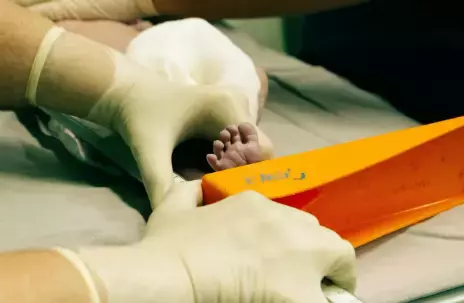 Bu hastalığa dikkat: Sadece bir yolla bulaşıyor, &ouml;zellikle bebekler ve yaşlıları etkiliyor