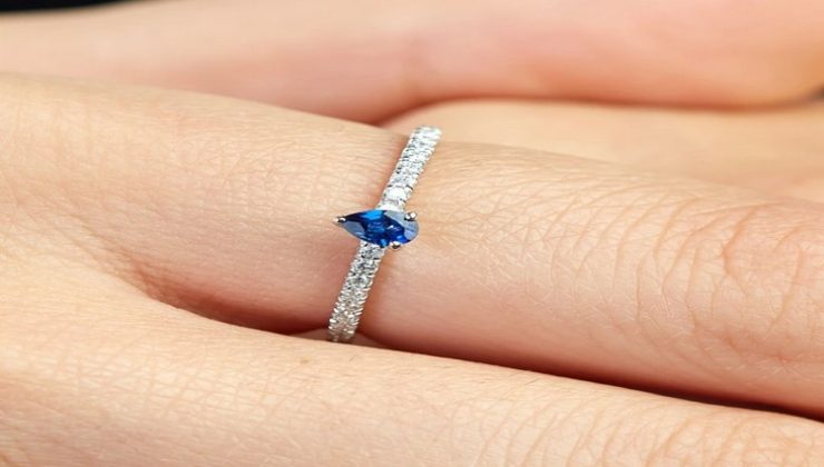 Jewelous Mavisiyle Göz Kamaştırın: Safir Yüzüklerin Büyülü Dünyası